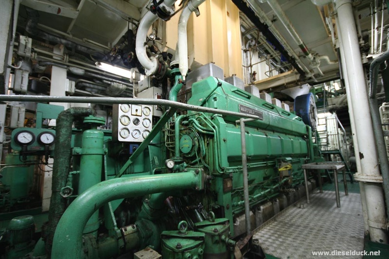 0525-2008.05-DR-Engine-Room.37