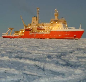 0902-antartic resupply.2