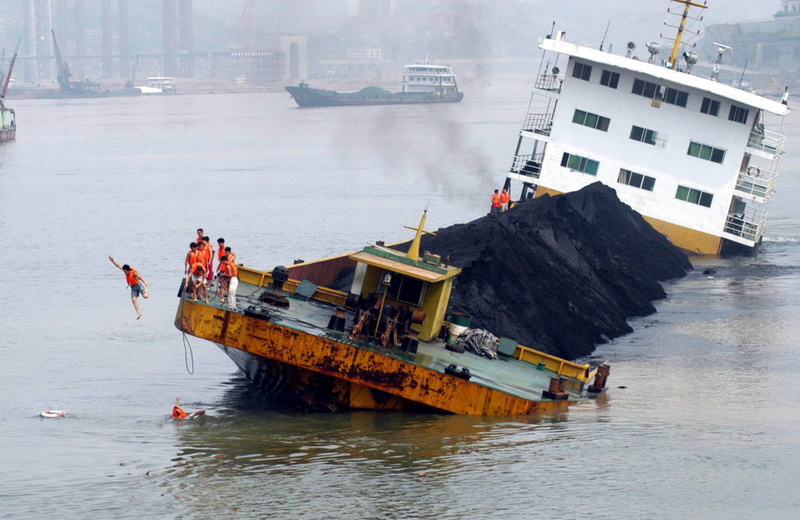 1027-Chinese coal ship.jpg