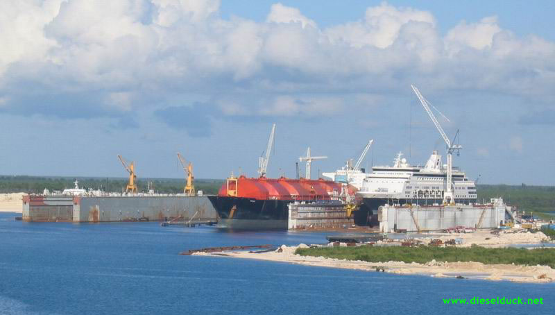 0101-grand-bahamas-shipyard.jpg