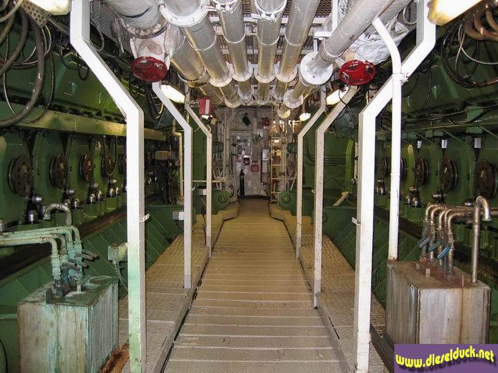 0418-dm.engine room085 - 0418-dm.engine_room085.jpg 0418-dm.engine_room085.jpg