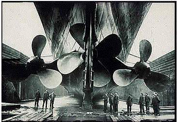 0102-ss titanic - propellers