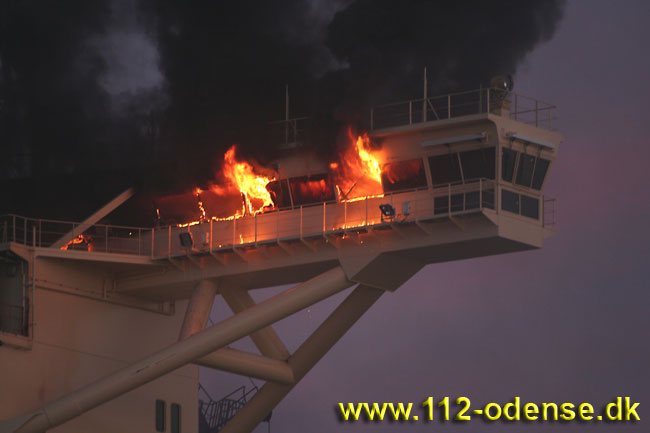0112-emma maersk on fire.1.jpg