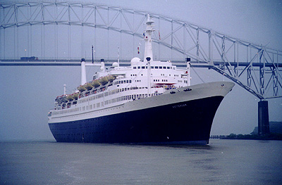 0461-mv rotterdam - cruise.jpg