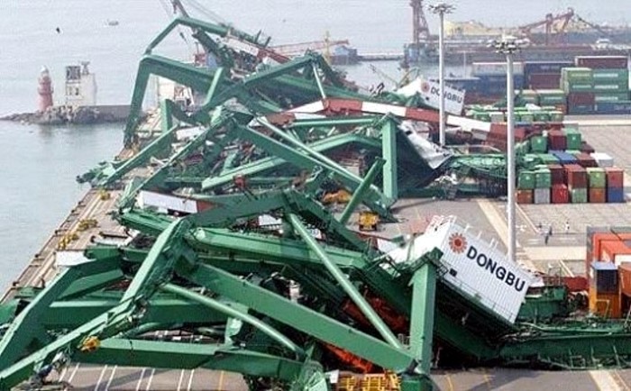 1174.shipping-accidents-20.jpg