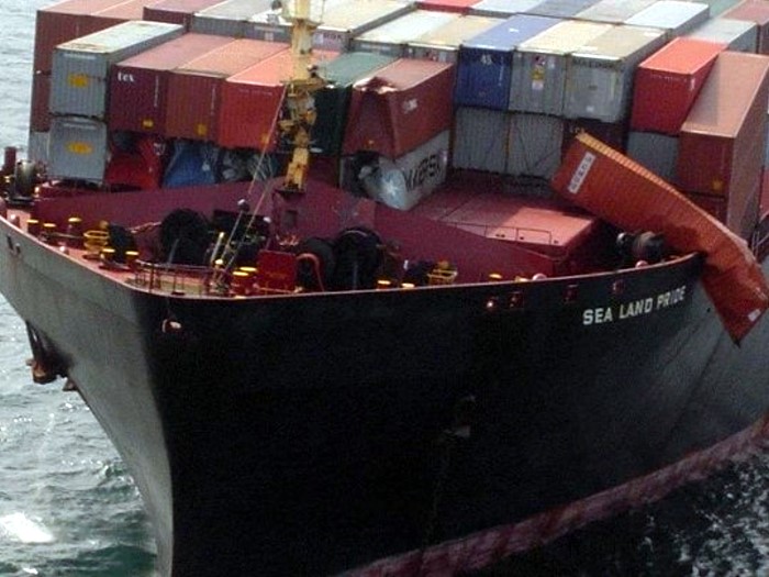 1176.shipping-accidents-21.jpg