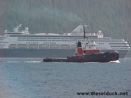 0012-busy-johnstone-strait.2