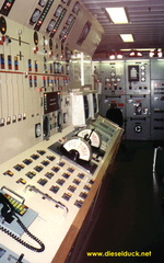 0020-ccgs laurier - control room