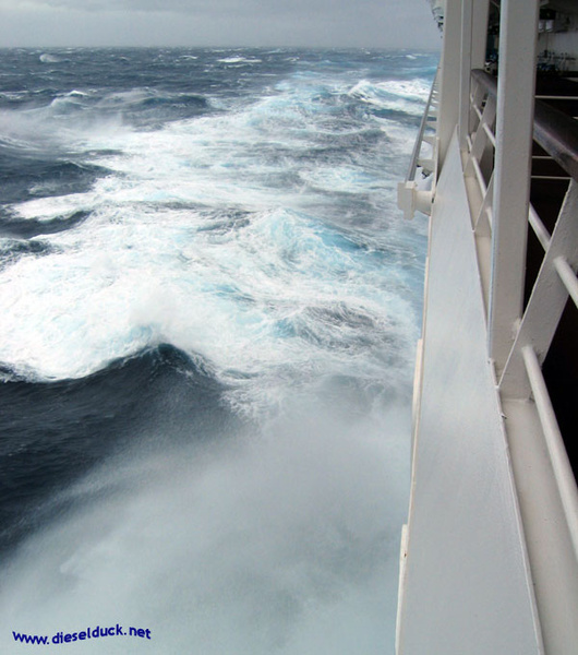 0097-gom-rough-seas.04.jpg