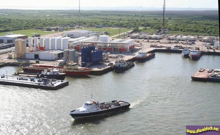 0375-2006.08-galveston harbour life.30