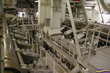 0376-2006.08-wartsila engine room.01