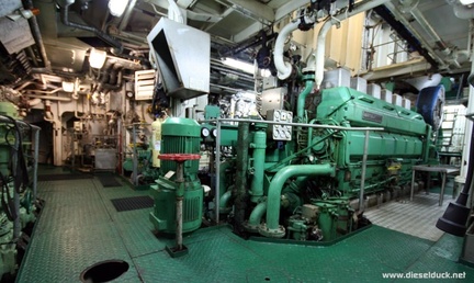 0524-2008.05-DR-Engine-Room.35