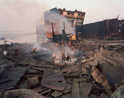 0122-ship breakers