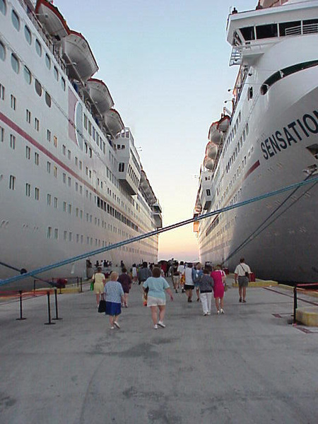 0030-carnival busy dock