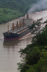 0020-bulk carrier in panama canal