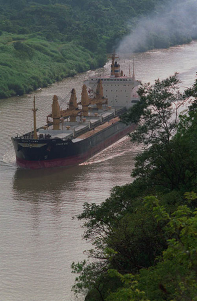 0020-bulk carrier in panama canal.JPG