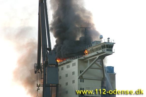 0114-emma maersk on fire.3
