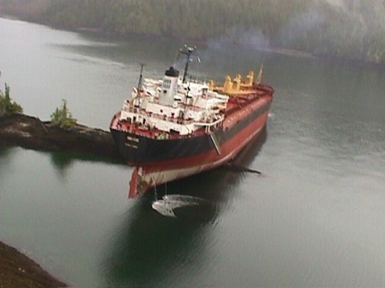 0278-mv bobec.02 - hard aground