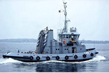 0401-mv luetje hoern - navy tug