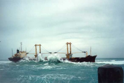 0421-mv nicol - hard aground