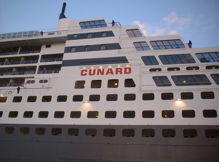 0448-mv queen mary - in quebec city.5