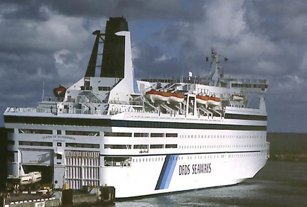 0454-mv queen of scandinavia - ferry