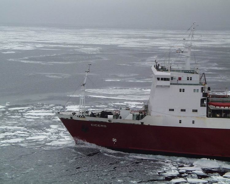 0555-mv cicero-roro in artic.02