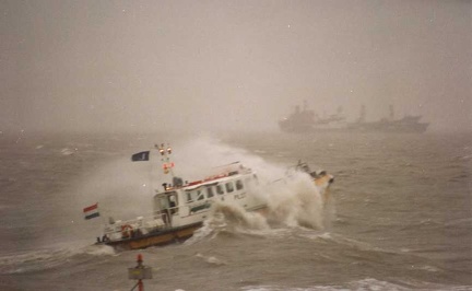 Walvis  leaving the harbour of Vlissingen