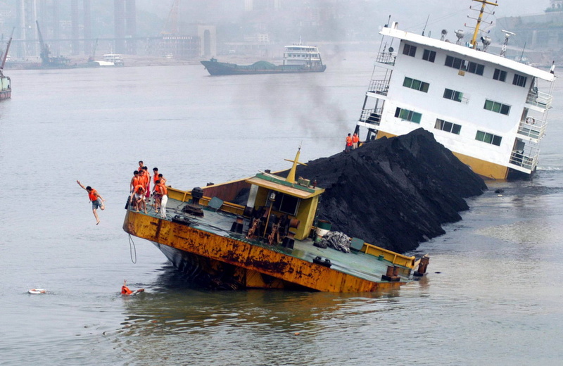 1027-Chinese coal ship