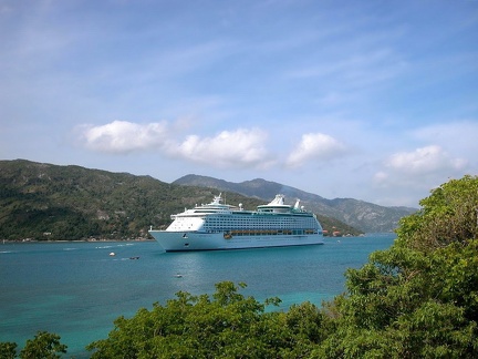 1060-MV Explorer of the Seas.2