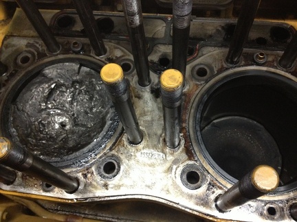 2012.12-Dropped valve on Cat D397.07