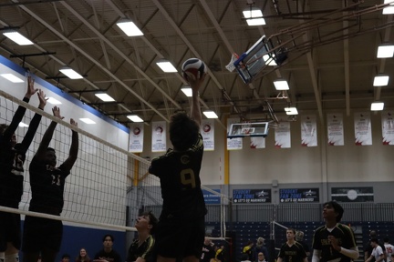 2025.10.10-VIU VB.23
