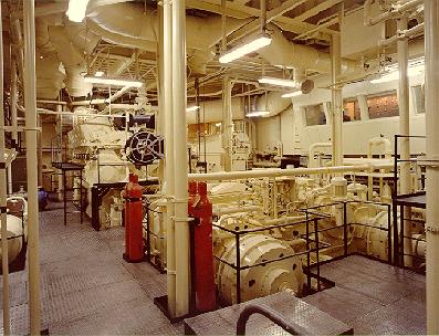 0020-c_class_engineroom.jpg