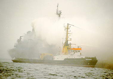 0518-mv zeehond - assiting british trent coll.