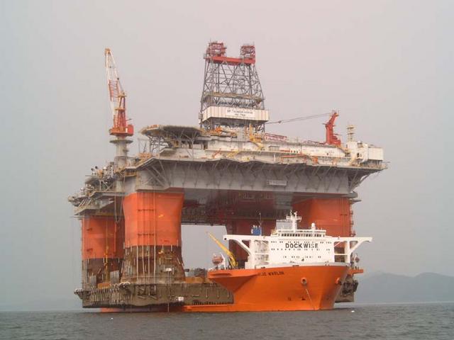 0541-mv_blue_marlin-heavy_lift.03.jpg