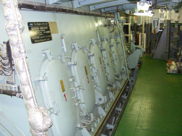 MW.MT Helcion-50k DWT LNG.21.jpg