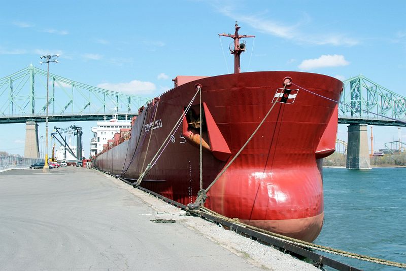 1087-MV Richelieu Montreal.jpg