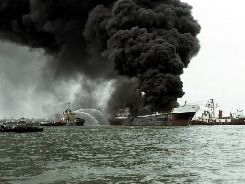 1139.Fire at sea.jpg